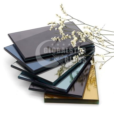 Color laminated glass