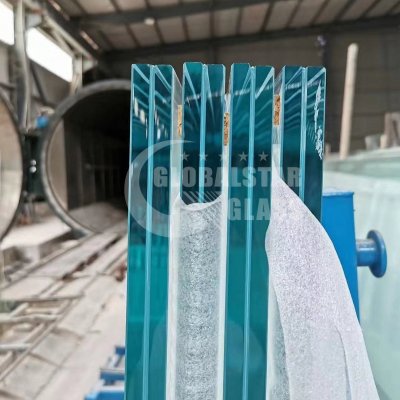 Clear laminated glass