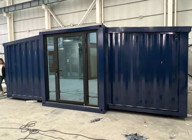 Hurricane-resistant container houses