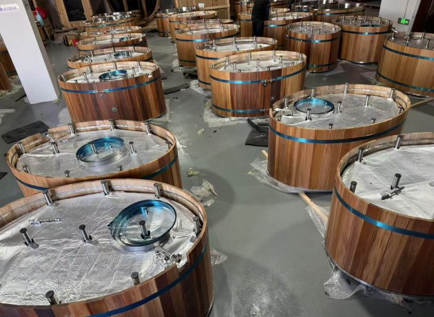 Canadian red cedar ice bath tub natural color