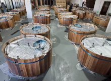 one person ice bath tub with plywood packaging