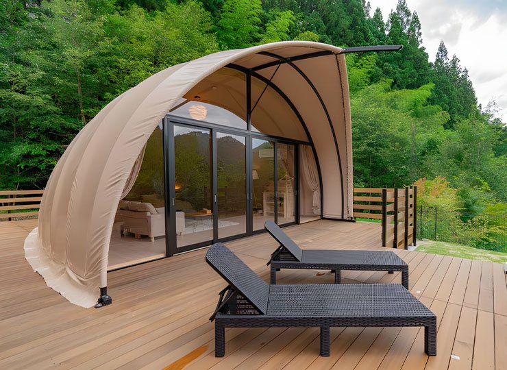 Comfortable seashell tent