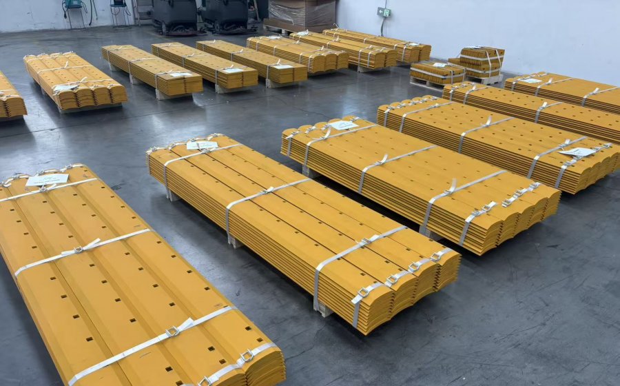Three containers caterpillar grader cutting edges ready to ship to Algeria