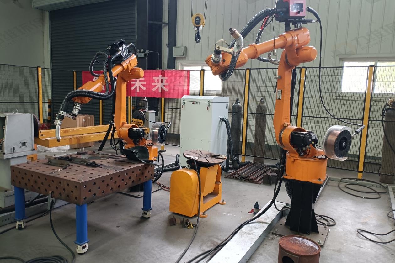 high vacuum fume extractor with robot