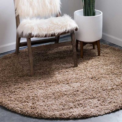 Round Shag rug and carpe