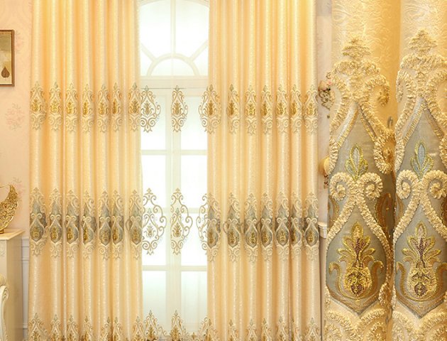 Eyelet curtain