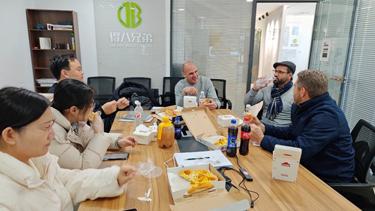 On January 21st, customers from Paraguay arrived at Deba Brothers for a three day visit and inspection.