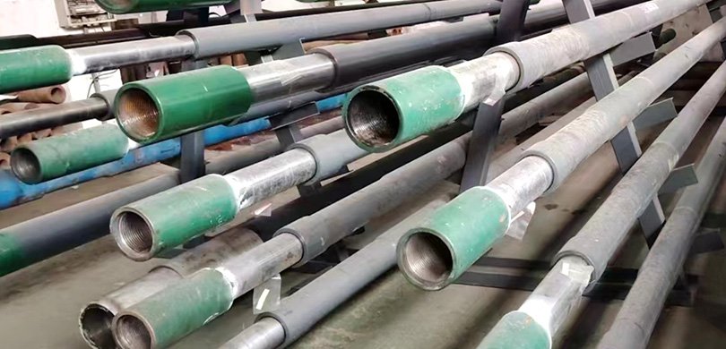 液压震击器在解决钻机卡钻问题中起什么作用？