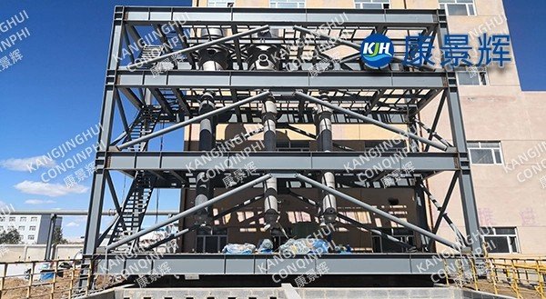 A 5 t/h triple-effect evaporator for sodium chloride, ammonium chloride, and sodium sulfite