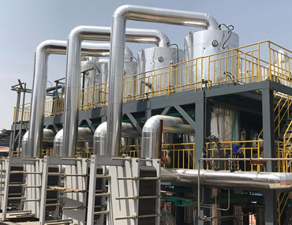 Plate-type double quadruple effect evaporator