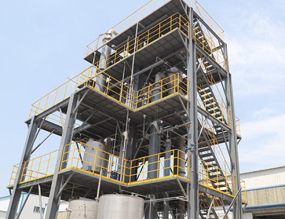 Organic amine salt single-effect evaporator