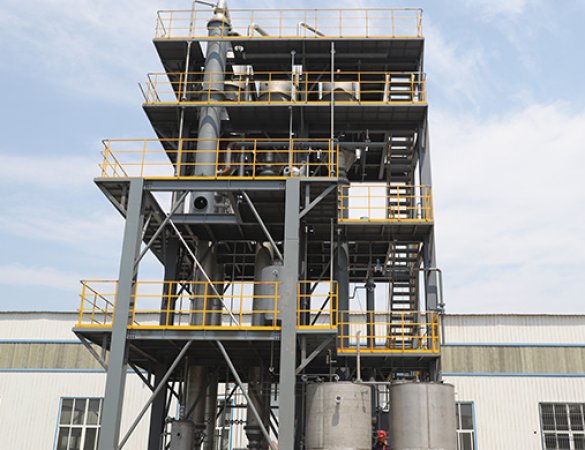 Organic amine salt single-effect evaporator