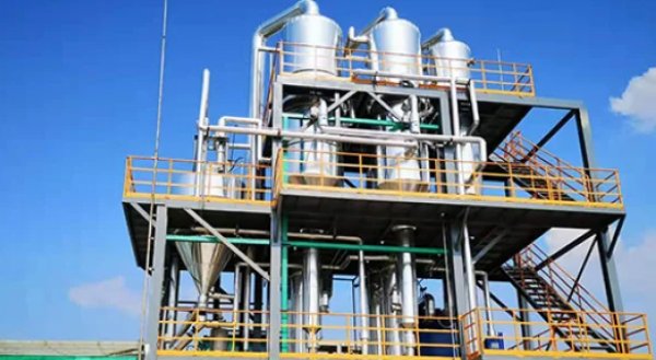 Tubular triple-effect evaporator