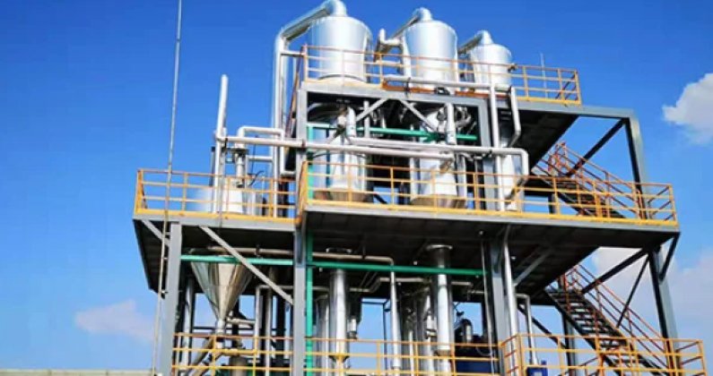 Tubular triple-effect evaporator