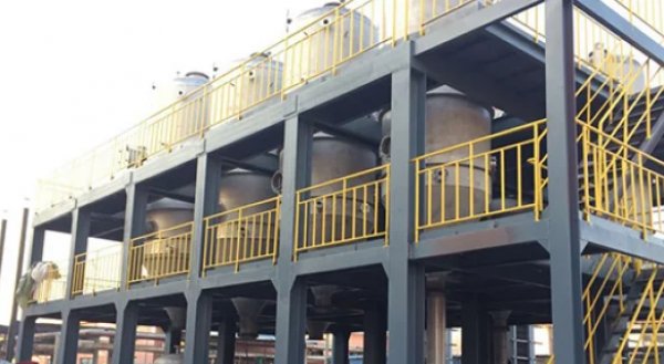 Double quadruple effect evaporator