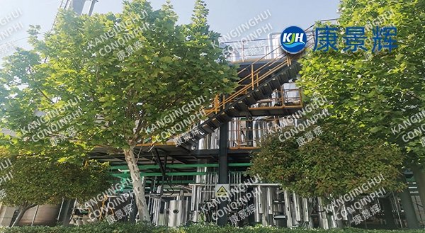 A 2t/h triple-effect evaporator for the pharmaceutical industry to process sodium chloride.