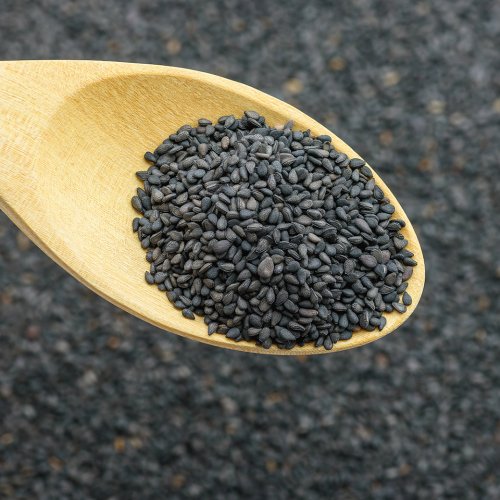Raw black sesame seeds