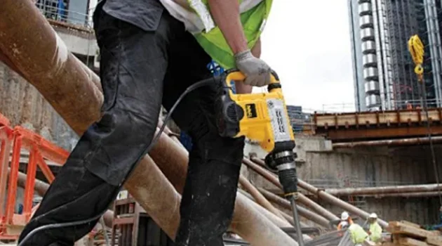 Tool Masters' Ultimate Guide: Fortress for Your Hands - The Complete Safety Glove Manual by Qingdao Meiji