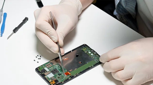 Long Hours, Light Touch: Comfortable and Reliable Hand Protection for the Electronics Industry