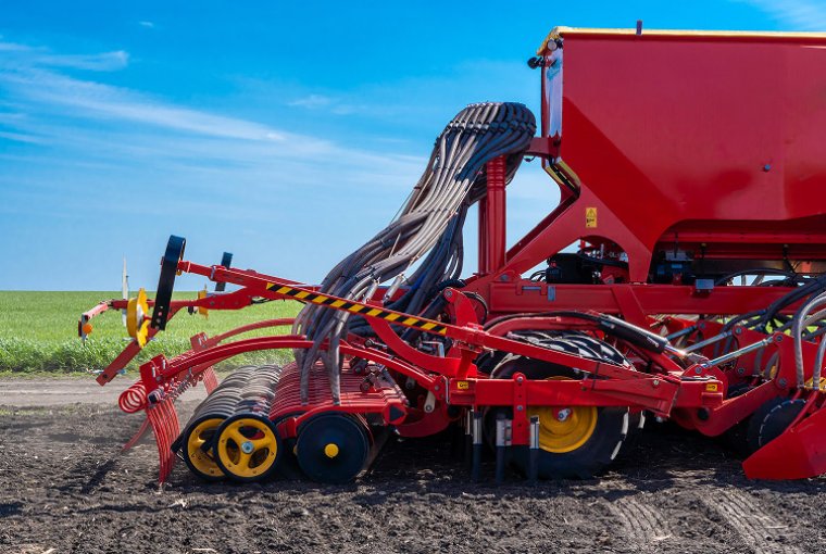 Intelligent agricultural machinery system promotes global agricultural modernization 1