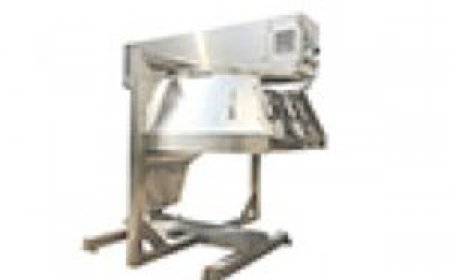 雷尼全新研发的鸡腿去骨机