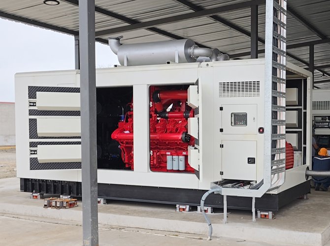 Planta eléctrica de tipo abierto con generador de gas natural Cummins de 200 kW