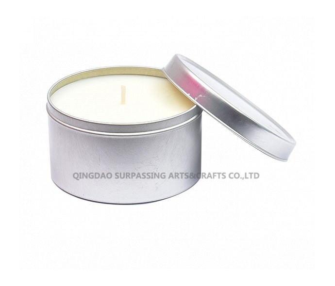 C21T0011Candle en lata de hierro